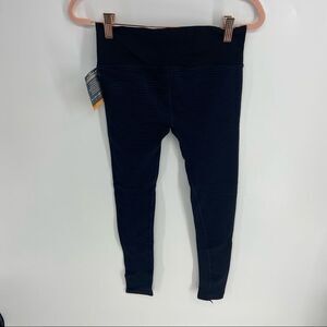 NUX Black gray striped cropped 3/4 Midrise compression legging NWT womens M